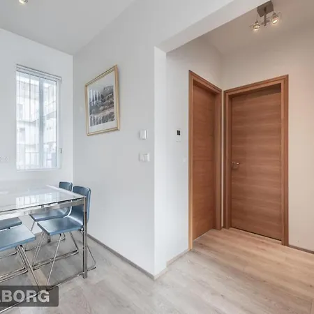 Venture Vacation-king Bed, With Free Parking * Reykjavik